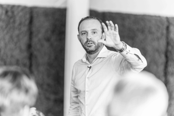 76ebe466327969428b8d974e056e803868efb130